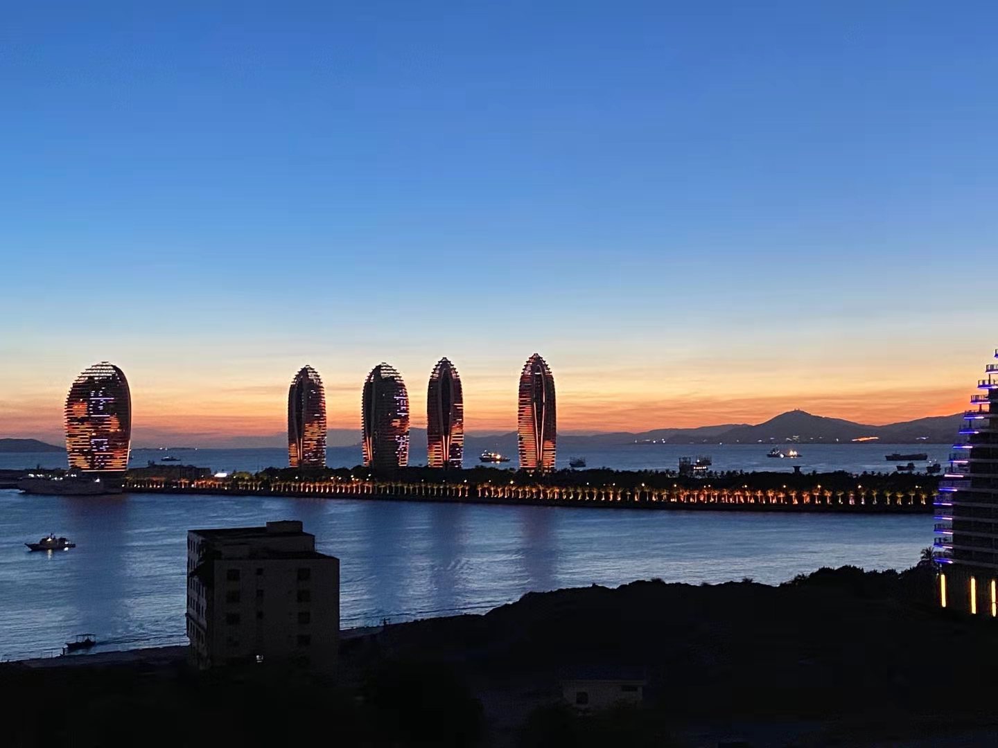 凤凰岛城市天际线