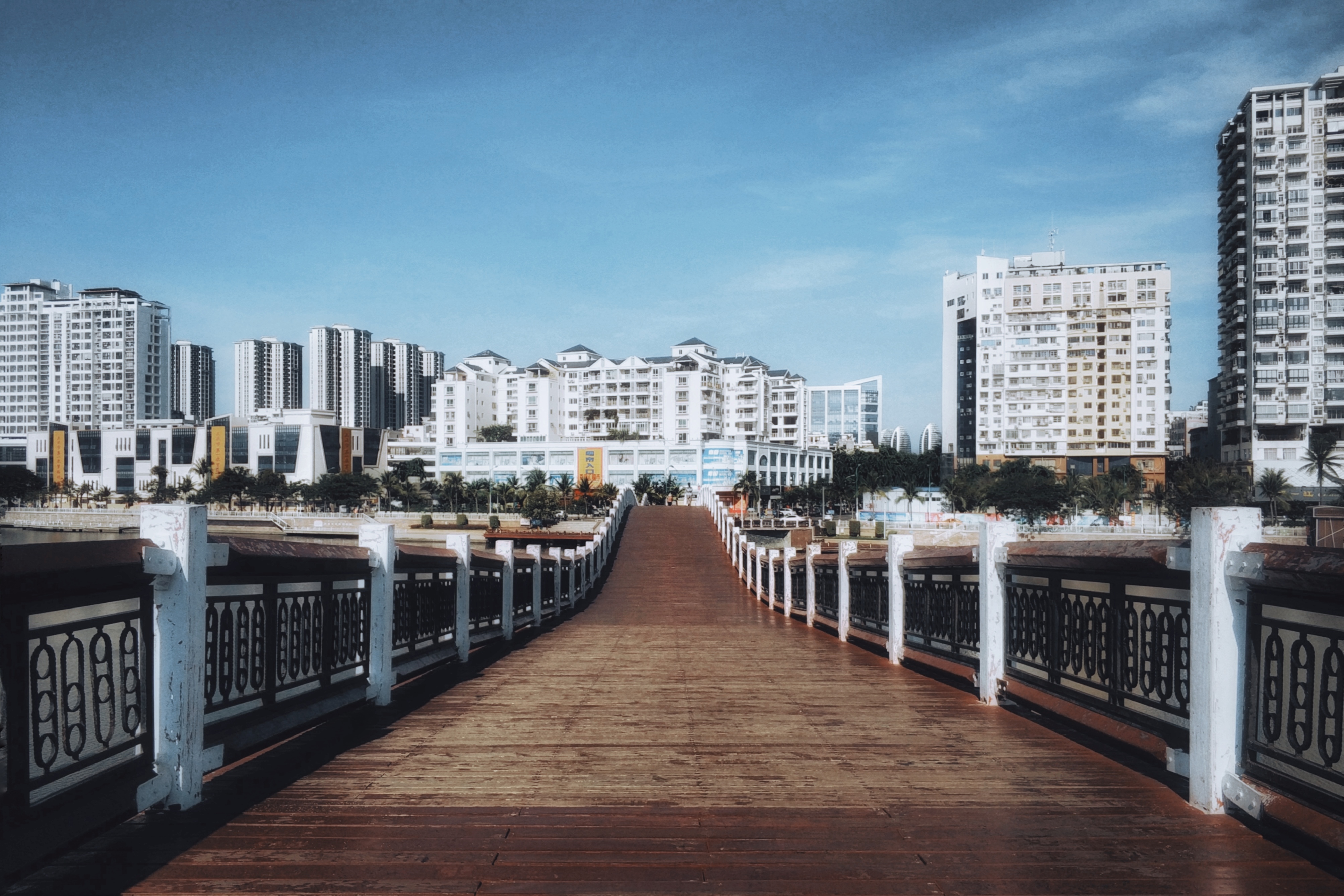 Shot with NOMO 135 M6.