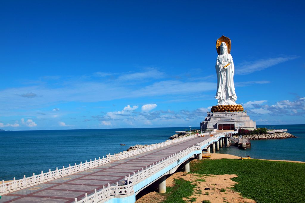 108米南山海上观音圣像